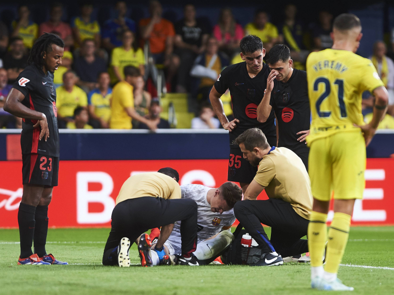 Los médicos del Barcelona atienden en Villarreal a Ter Stegen