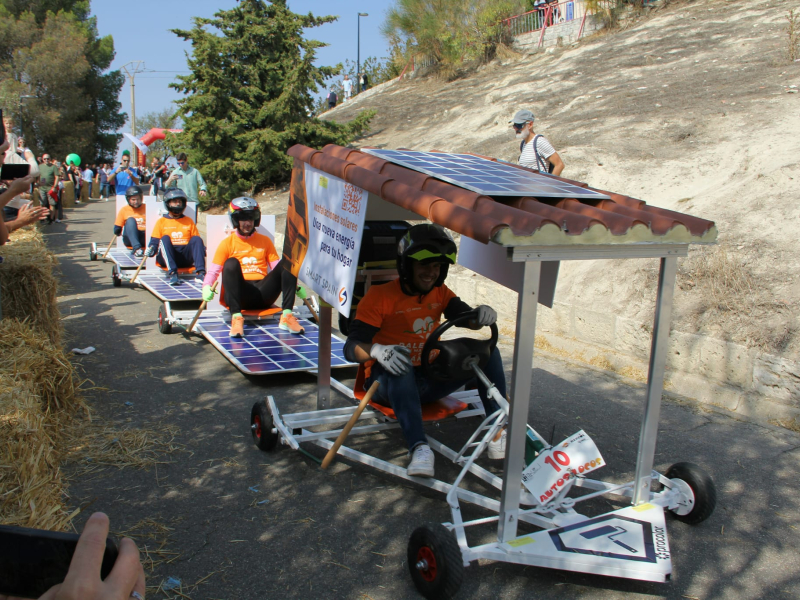 Participante en la carrera de Autos Locos de Palencia