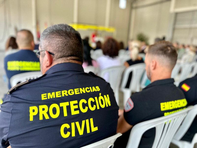 Efectivos de Protección Civil durante un acto en Lorca