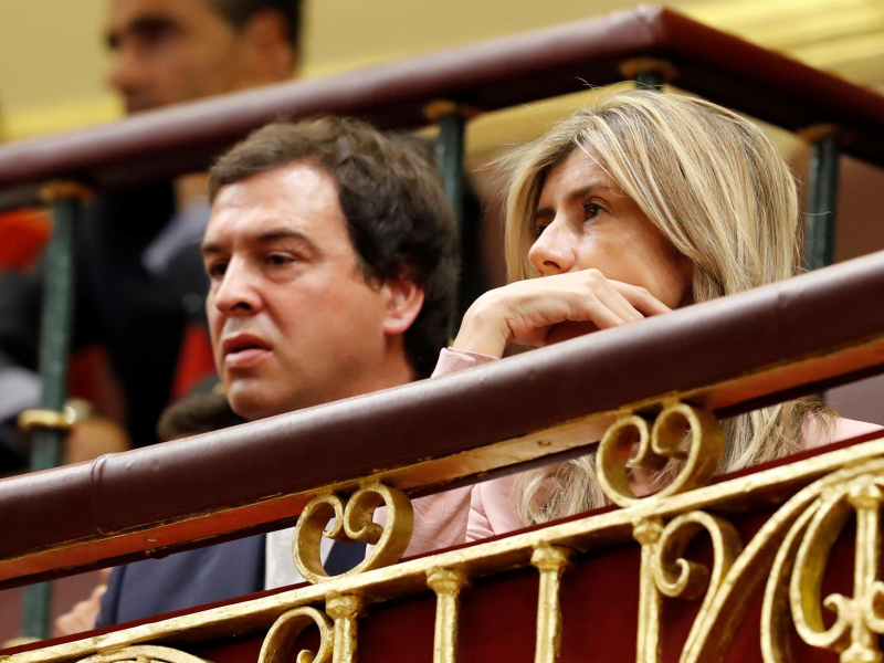 David Sánchez junto a su cuñada Begoña Gómez en una imagen de archivo en el Congreso