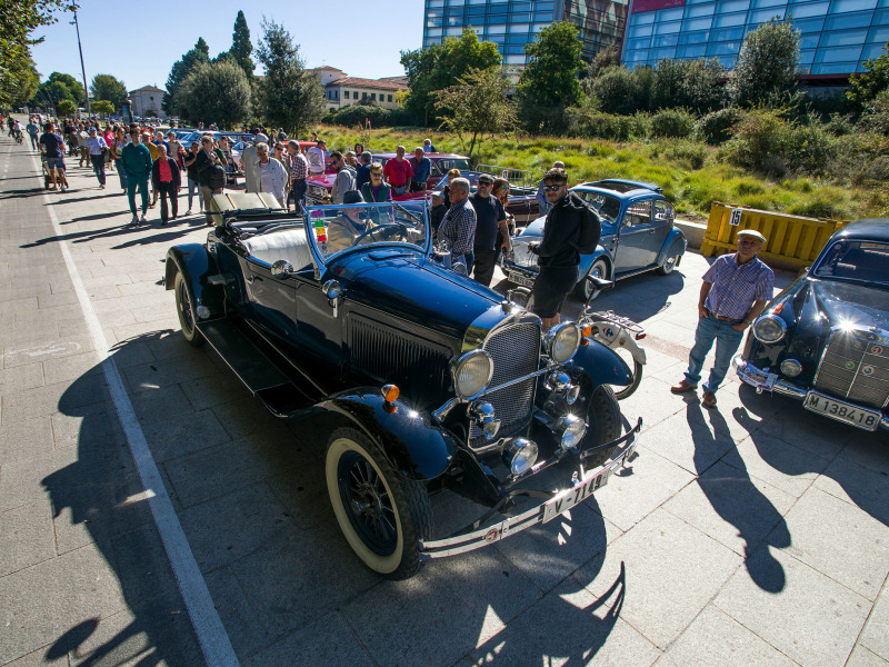 III Salida de coches antiguos y clásicos del Club Burgalés de Vehículos Históricos