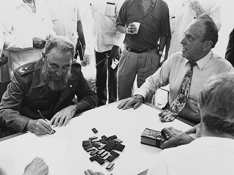 El Presidente de Cuba, Fidel Castro y Fraga jugando una partida de dominó en aquella visita a Lugo