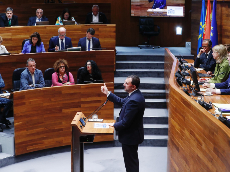 Barbón en el hemiciclo del parlamento asturiano