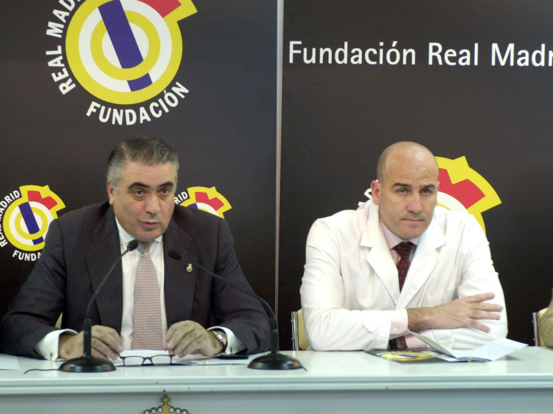 Del Corral, junto al expresidente del Real Madrid, Lorenzo Sanz