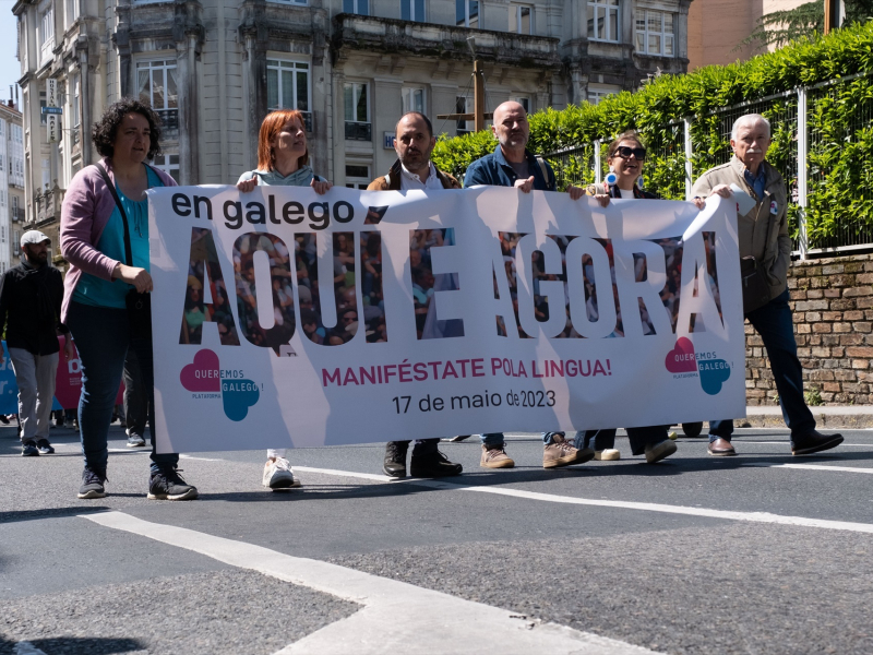 Bendera demonstrasi mendukung penggunaan Galicia