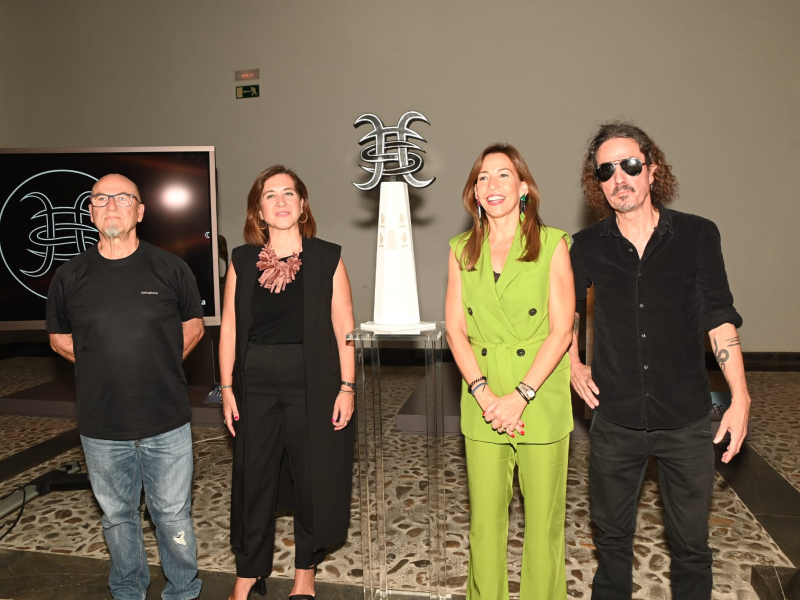 Pedro Andreu asistió en representación del grupo, a la presentación de este homenaje.