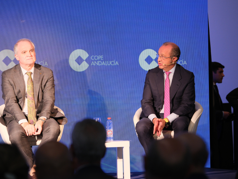 MESA REDONDA “Economía, salud, IA y futuro”