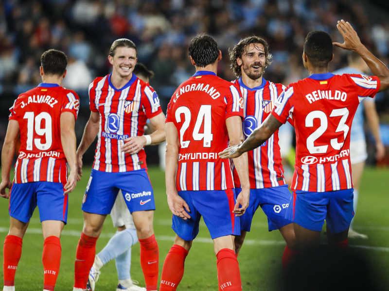 Los jugadores del Atlético de Madrid celebran la victoria contra el Celta.