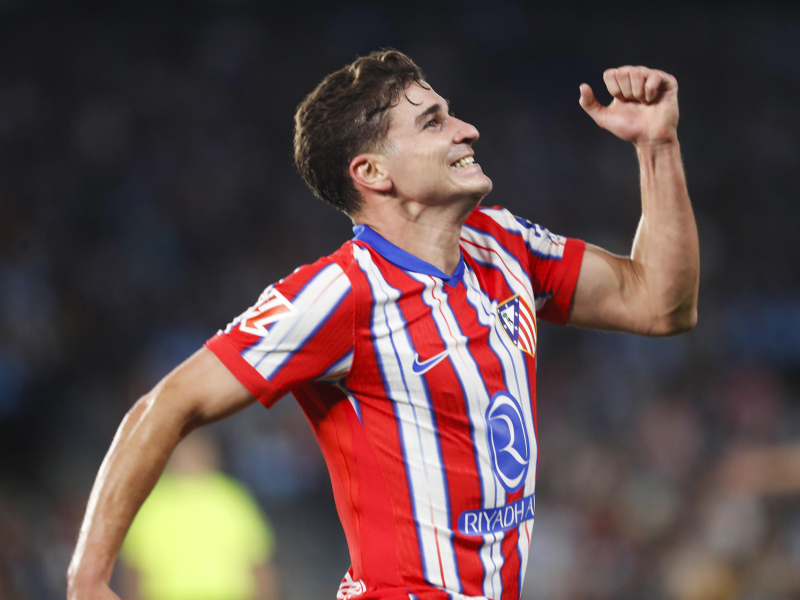 Julián Álvarez celebra el gol de la victoria contra el Celta.