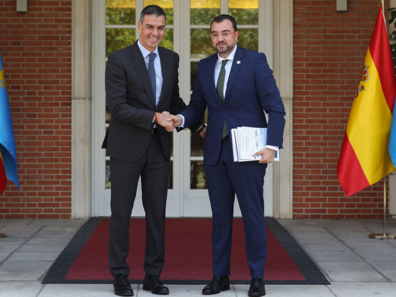 Pedro Sánchez bertemu dengan Presiden Asturias, Adrián Barbón