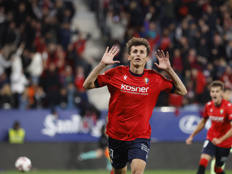 Budimir celebra su gol al Barcelona, segundo en su cuenta de la temporada.