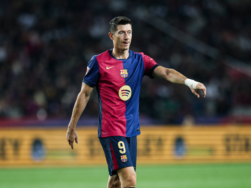 Robert Lewandowski, saat bertanding melawan Barcelona.