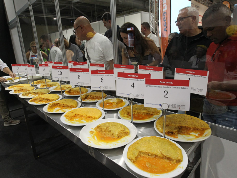 Concurso de tortilla de patatas del XVII Campeonato nacional-Trofeo Tescoma, celebrado en la feria Alicante Gastronómica