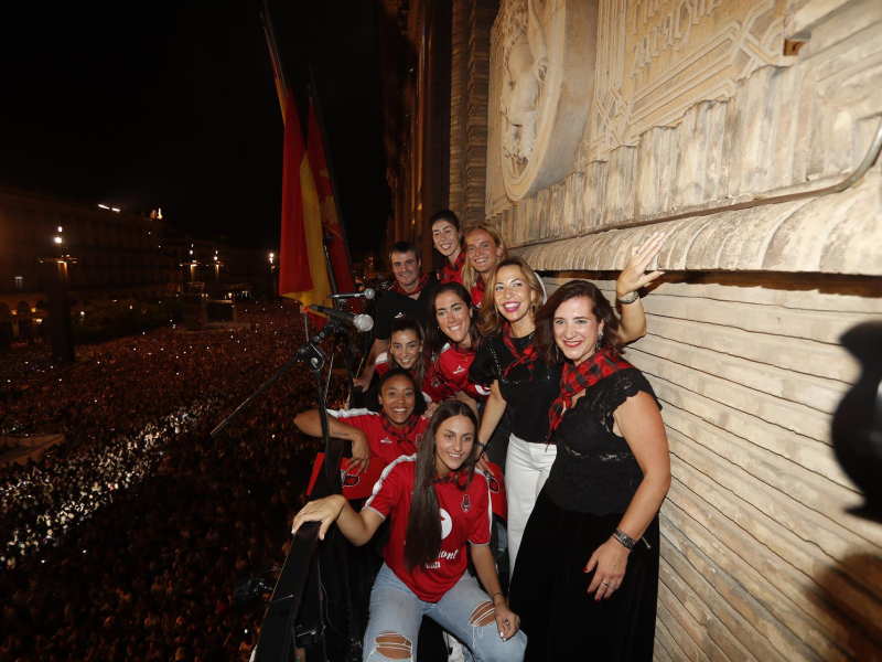 El último pregón de fiestas, en 2023, con las jugadoras de Casademont Zaragoza