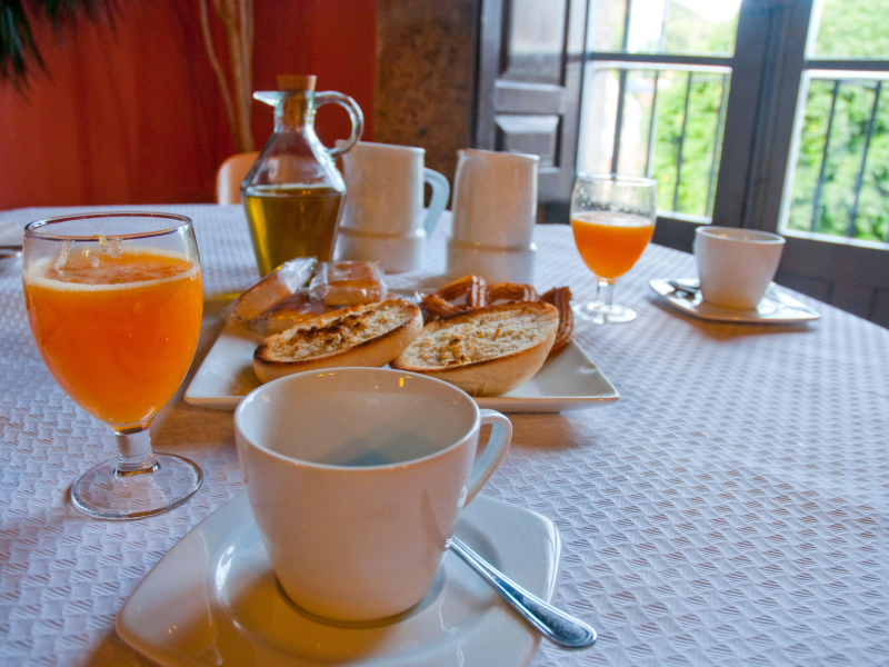 Existen una serie de alimentos que podemos incorporar en nuestros desayunos para evitar el estreñimiento