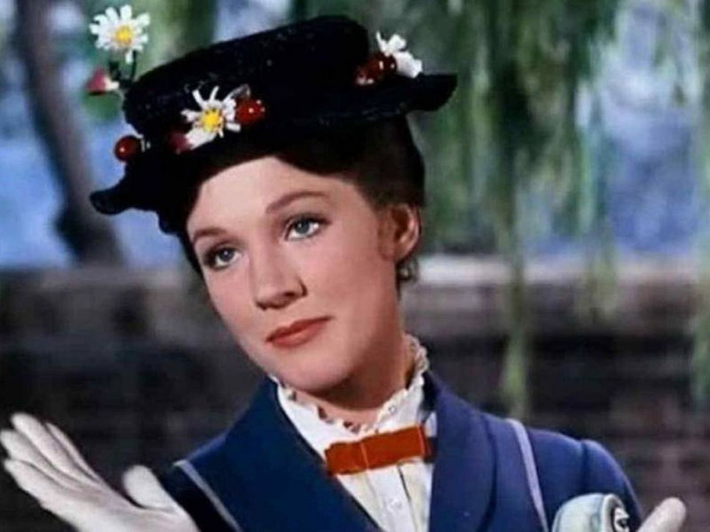 Fotograma de la película Mary Poppins, con Julie Andrews como protagonista.