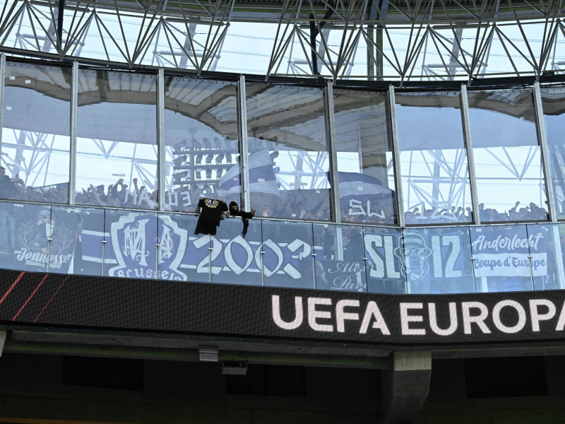 Aficionados del Anderlecht, en el Reale Arena (Cordon Press)