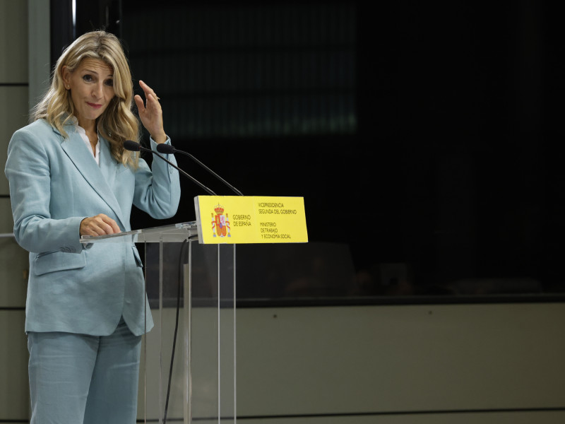 La vicepresidenta segunda y ministra de Trabajo y Economía Social, Yolanda Díaz, interviene en la clausura de la presentación del Programa Senderos de Oportunidades Laborales