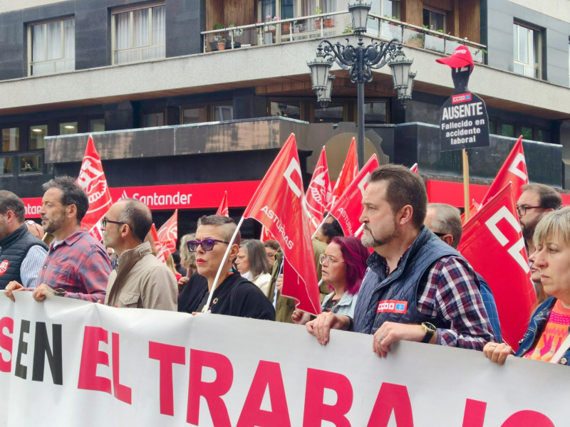 Concentración contra la siniestralidad laboral en Oviedo