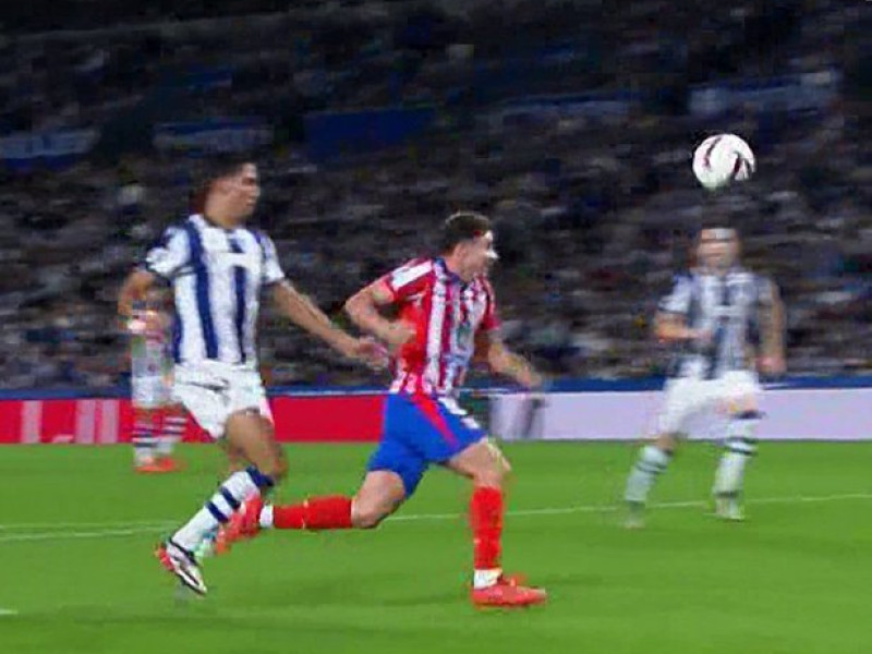 Jugada polémica con Julián Álvarez en el encuentro ante la Real Sociedad