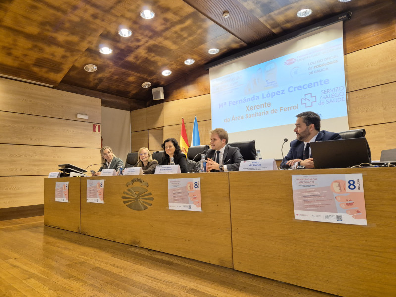 Inauguración de la jornada sobre "Dermatopatías del pie" en el Campus de Ferrol