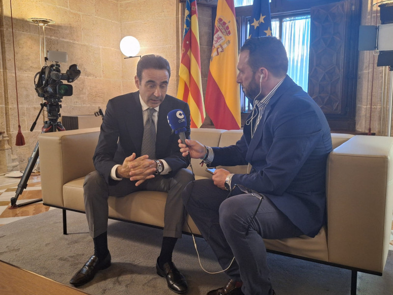 Enrique Ponce durante la entrevista concedida a Salvador Ferrer de COPE Valencia