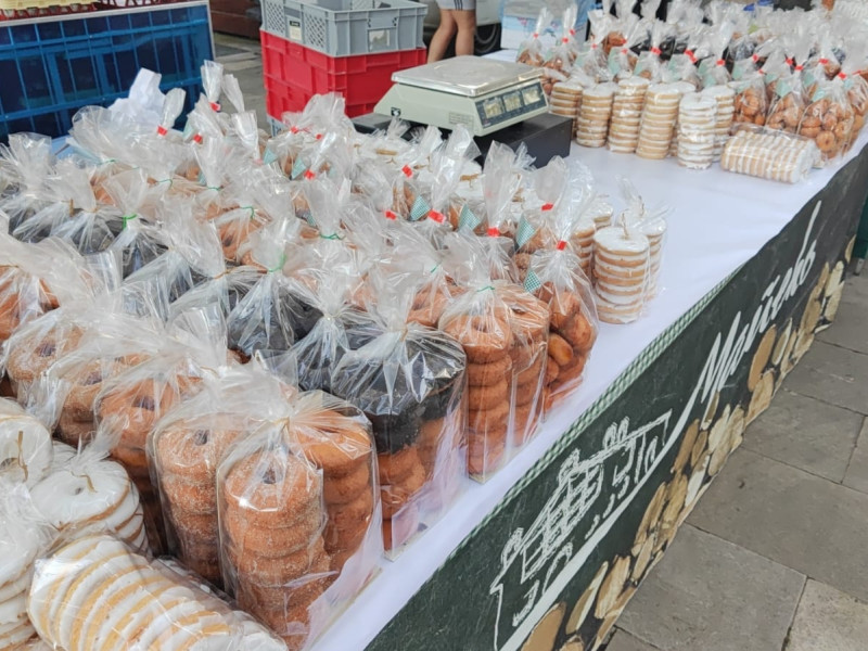 Puesto de dulces en el entorno de la basílica de Begoña de Bilbao