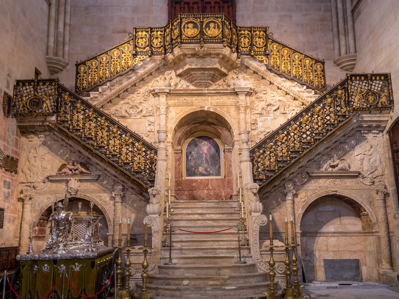 La Escalera Dorada de la Catedral de Burgos