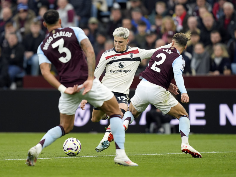 Imagen del partido en Villa Park del Aston Villa-Manchester United.