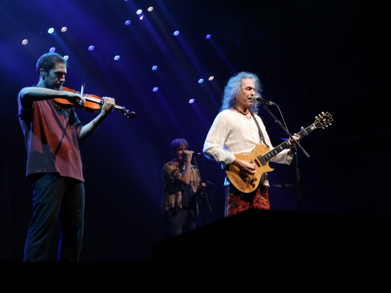 Robe, junto a Carlitos Pérez, durante su actuación en Palma de Mallorca