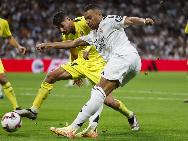 Kylian Mbappé en un partido de fútbol del Real Madrid