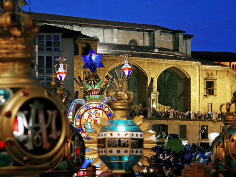 Procesión de Los Faroles en Vitoria