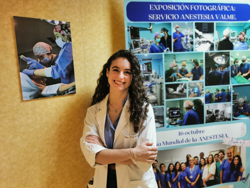 Paula Adones, anestesióloga del Hospital de Valme, inaugura su muestra fotográfica sobre esta especialidad de la medicina