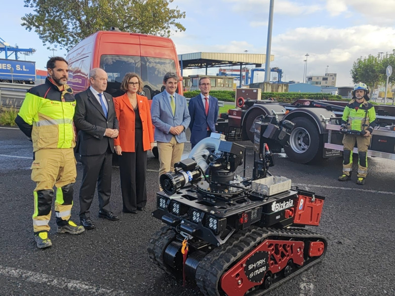 Presentación del nuevo robot de los bomberos de Bizkaia