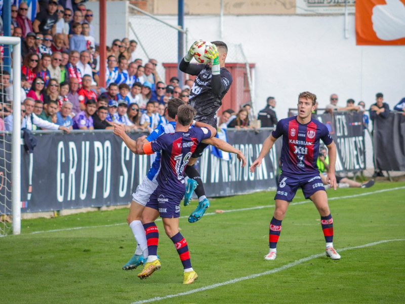 UCAM CF solo pudo empatar ante el Villanovense