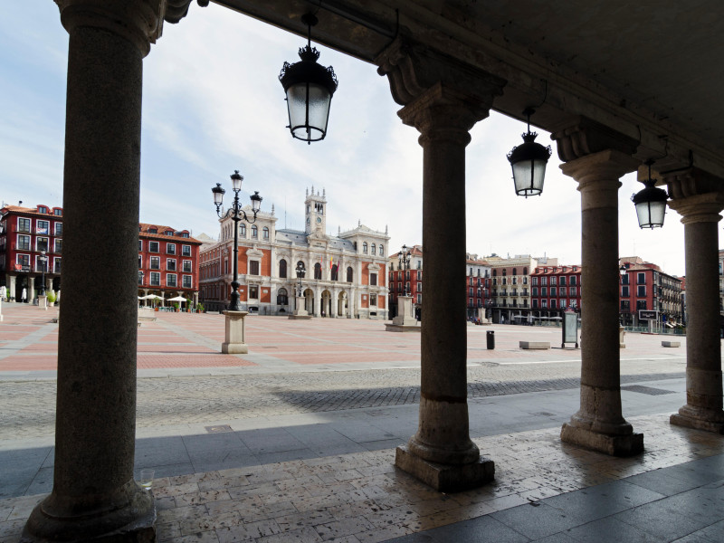 La Plaza Mayor y el Ayuntamiento de Valladolid, España