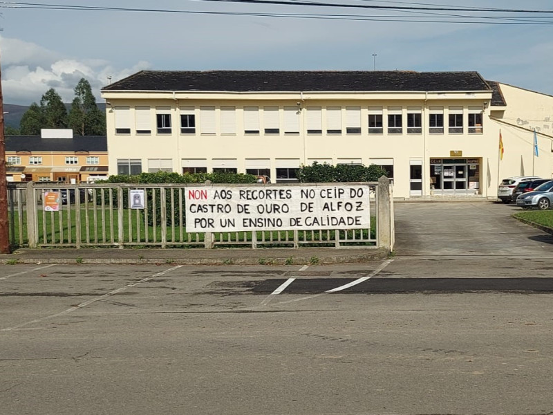 Imagen del CEIP Castro de Ouro sin apenas actividad