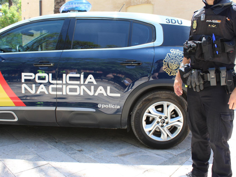 Policía Nacional en la detención del agresor