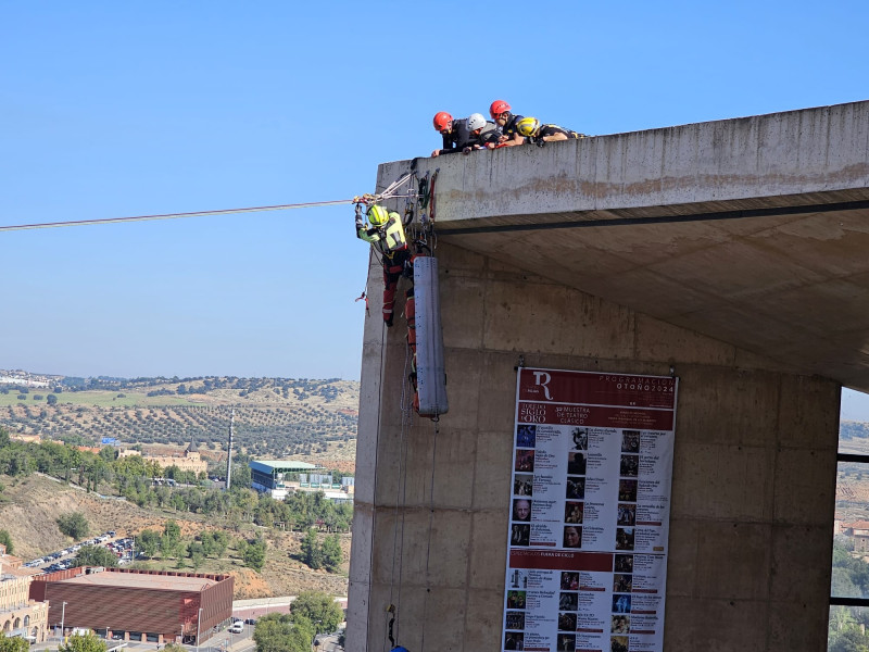 Simulacro de un rescate en altura en Toledo