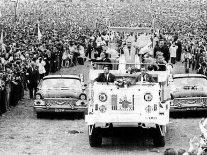 San Juan Pablo II en su llegada a su Polonia natal, 1979