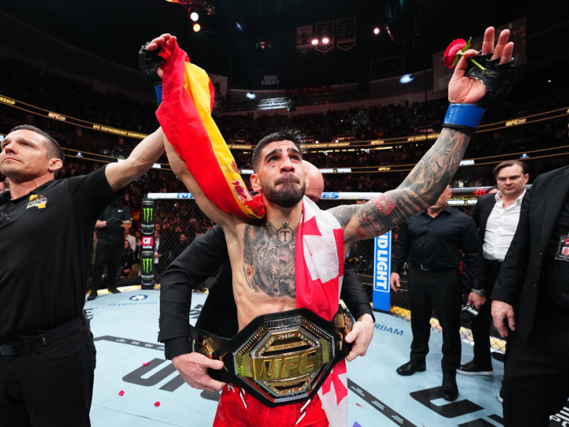 Ilia Topuria noquea a Volkanovski y se convierte en el primer campeón español de la UFC