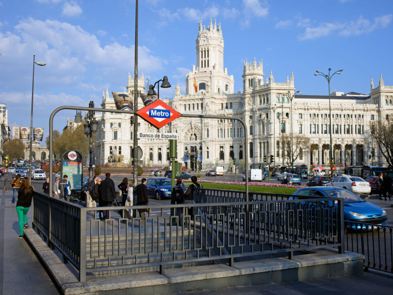 Las bocas de Metro son un punto caliente en lo referente a colillas