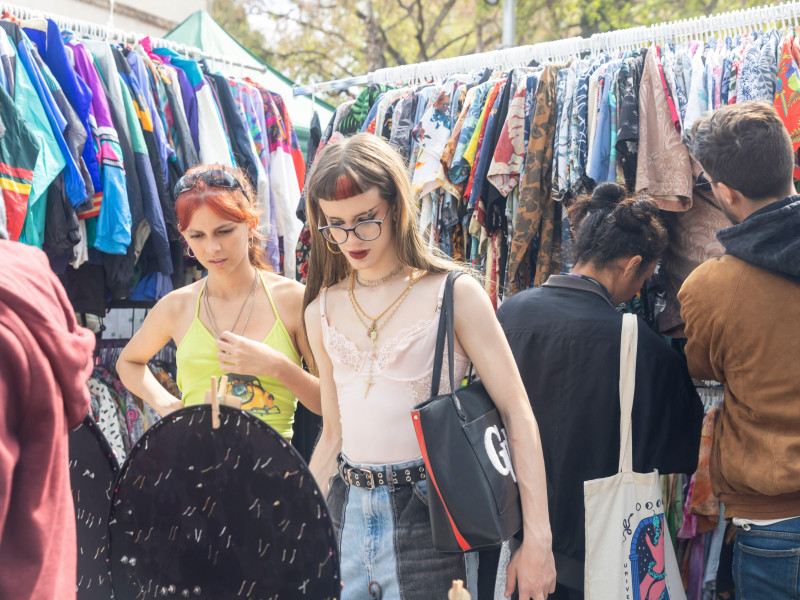 Día del Vintage Market. Mercadillo, celebración de las fiestas en la playa de la Barceloneta