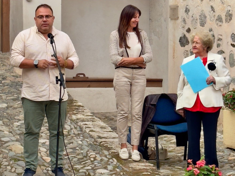 Homenaje a Doña Carmen Calero Palacios