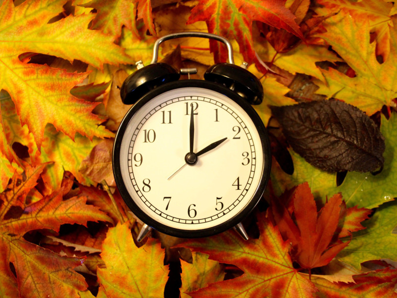 Los relojes cambian una hora hacia atrás Otoño