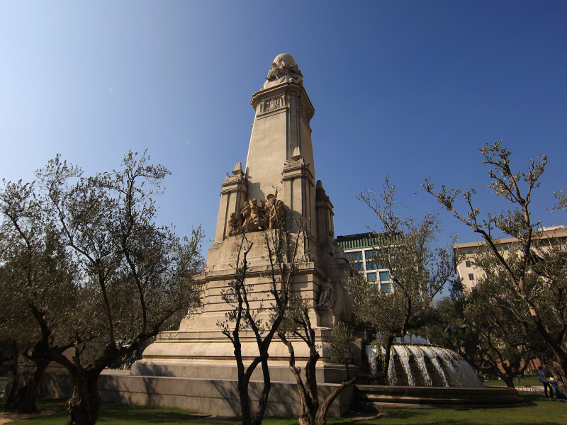 El Monumento a Cervantes en la Plaza de España, Madrid