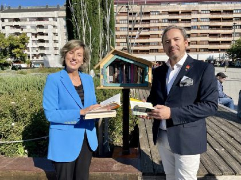 Caseta de Bookcrossing en Vitoria