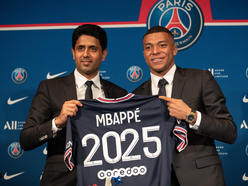 Mbappé renovó hasta 2025 con el PSG, pero rechazó el último año de contrato.