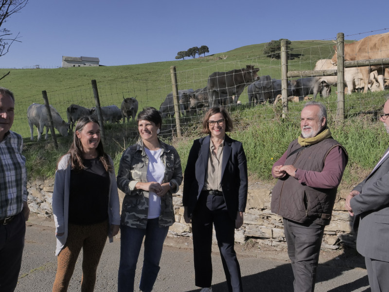 Representantes de ENBA,EHNE,Arantza Atutxa, Elixabete Etxanobe, LORRA y CABB