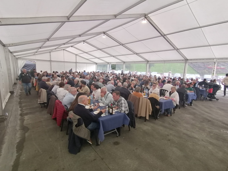 La comida de reconocimiento se celebró en la plaza de As Somozas